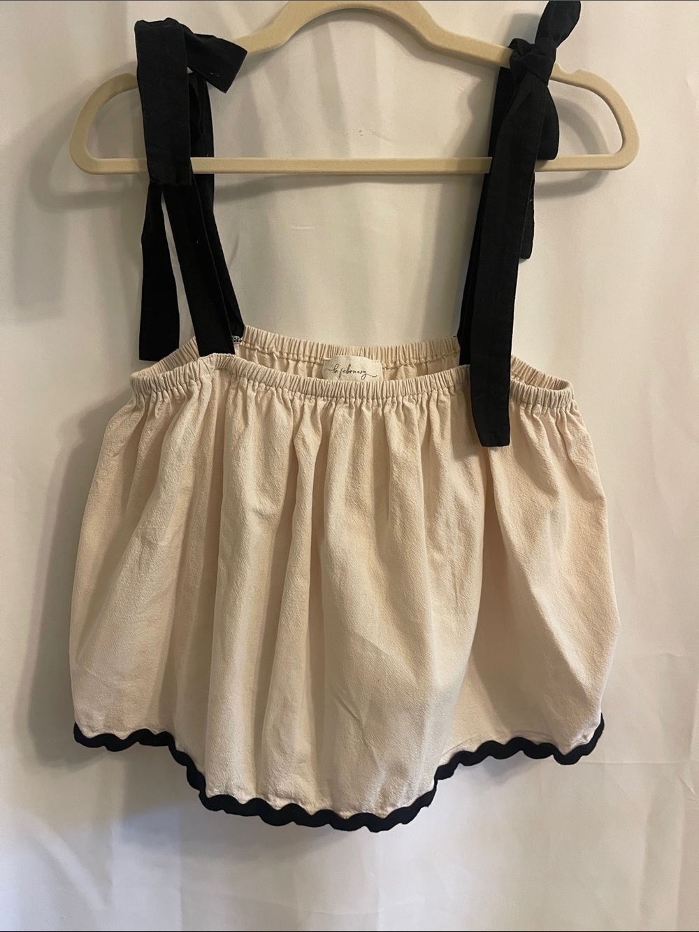 Cream and Black Tie-Shoulder Top - La February Size small